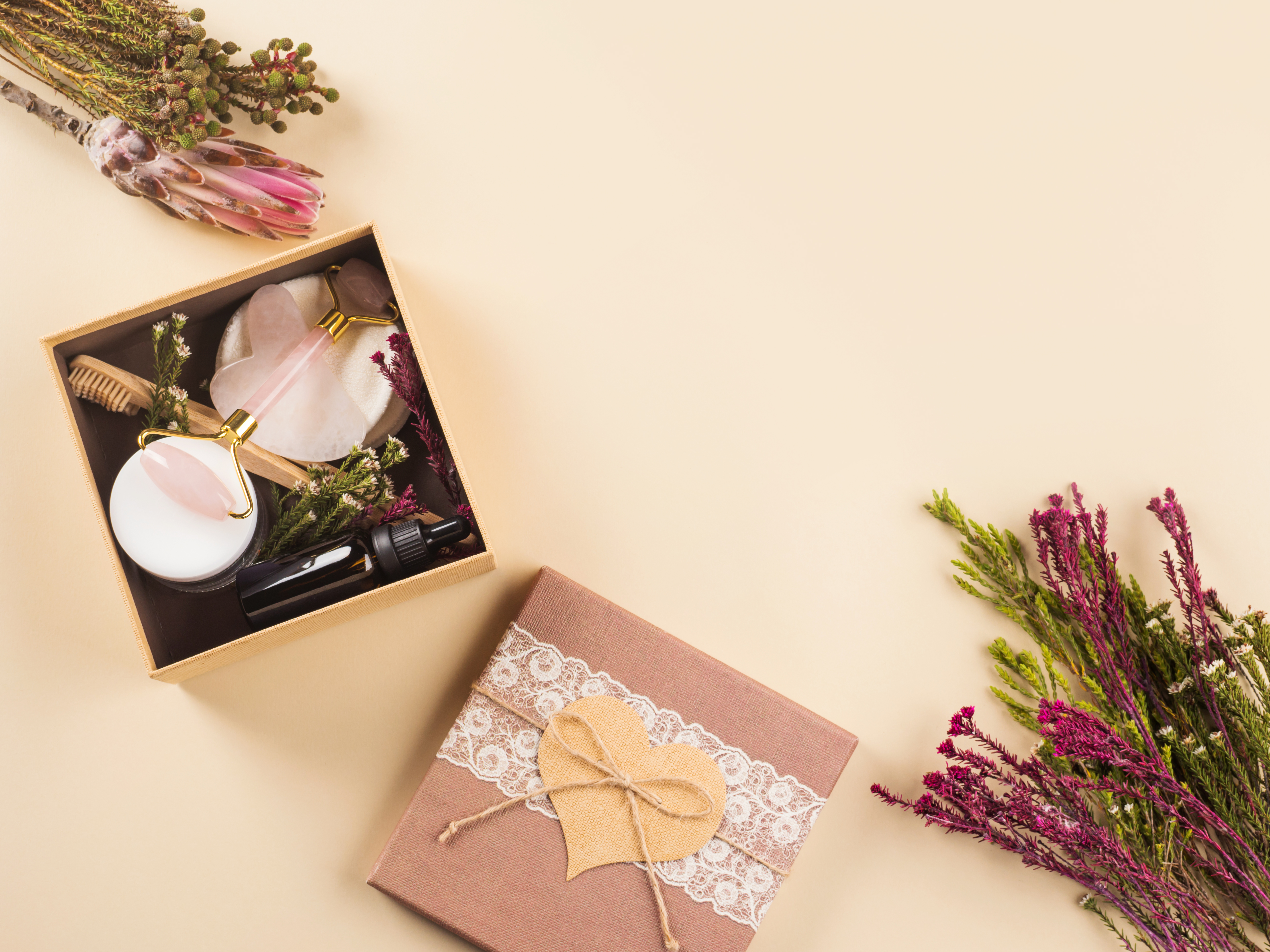 Luxury Discovery Box with ritual products and flowers